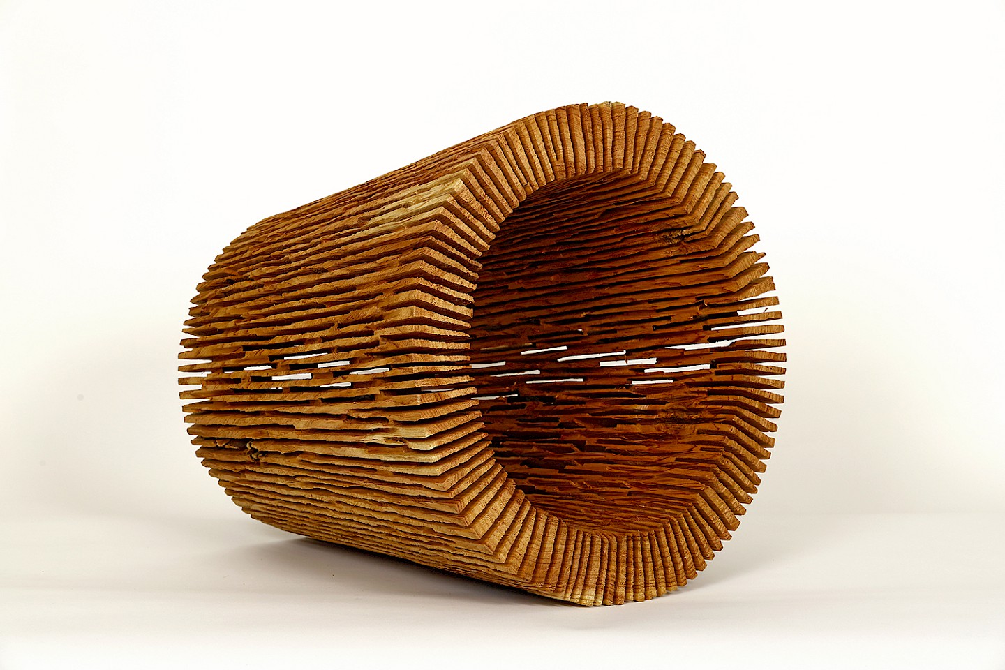 Holzskultptur Lichter Raum, Joseph Stephan Wurmer, 2021, Thuja, 54 x 51 x 54 cm