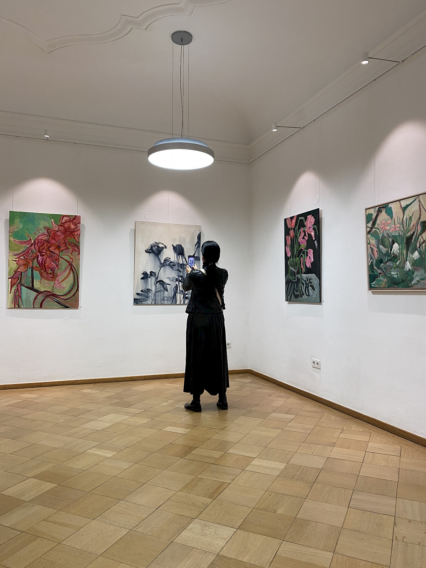 Einblick in die Ausstellung mit Arbeiten Isabelle Chrétien Brocker, Edith Steiner und Martina B'shary