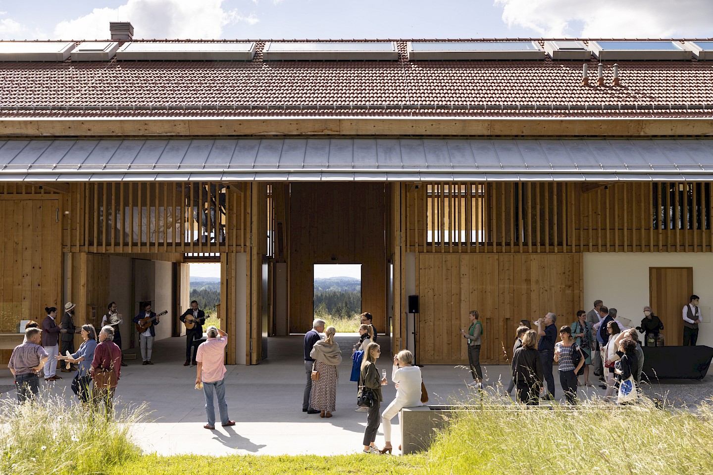 Das Lange Haus auf dem Hofgut Karpfsee, Stiftung Kunst und Natur