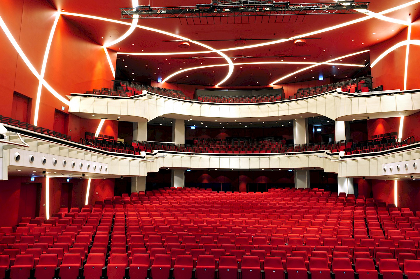Bild des Theatersaals im Deutschen Theater München